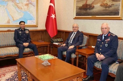 Bakan G&uuml;ler, Pakistan Hava Kuvvetleri Komutanı Orgeneral Sidhu&rsquo;yu kabul etti
