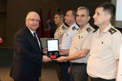 Bakan Güler: &quot;Ordumuz, dünyanın önde gelen güçlerinden biri olma vasfını açıkça ortaya koymaktadır&quot;
