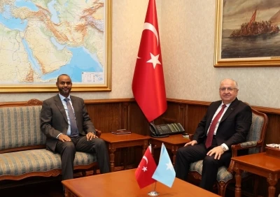 Bakan Güler, Somali Limanlar ve Deniz Ulaştırma Bakanı Abdülkadir Muhammed Nur ile bir araya geldi
