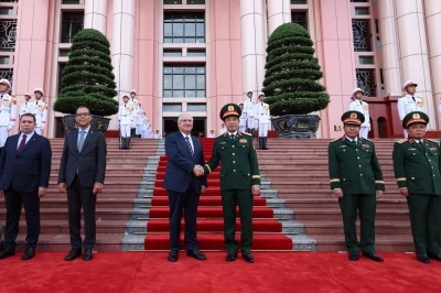 Bakan Güler, Vietnamlı mevkidaşı Phan ile görüştü
