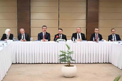 Bakan G&uuml;rlek: "İzmir, Ankara ve İstanbul&rsquo;da bir irtibat b&uuml;rosu kuracağız"
