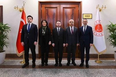 Bakan G&uuml;rlek: "&lsquo;Ter&ouml;rs&uuml;z T&uuml;rkiye&rsquo; s&uuml;recine ilişkin &ccedil;alışmaları ele aldık"
