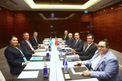 Bakan Kacır’dan Bakü’de diplomasi trafiği
