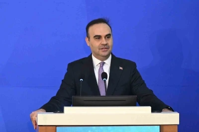 Bakan Kacır: &rsquo;&rsquo;Otomotiv ihracatımız 41,5 milyar dolarla rekor tazeledi&rsquo;&rsquo;
