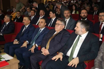 Bakan Kacır: "NATO Zirvesi&rsquo;nde T&uuml;rkiye&rsquo;nin g&uuml;c&uuml; bir kez daha g&ouml;r&uuml;ld&uuml;"
