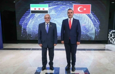 Bakan Kacır, Suriyeli mevkidaşı ile bir araya geldi
