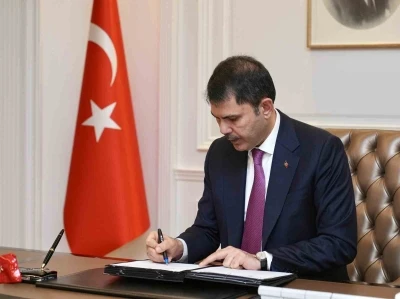 Bakan Kurum, Adıyaman&rsquo;da depremden sonra inşa edilen k&ouml;y evlerini paylaştı

