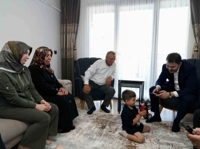 Bakan Kurum&rsquo;dan depremzede Yusuf ve dedesine ziyaret
