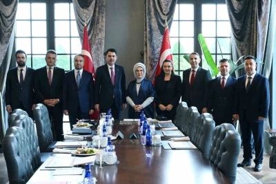 Bakan Kurum, Emine Erdoğan ile &ccedil;evre politikaları ve COP31 hazırlıklarını g&ouml;r&uuml;şt&uuml;
