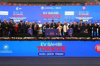 Bakan Kurum: "İstanbul&rsquo;da 100 bin yuvamızın kuralarını &ccedil;ektik, sahiplerini belirledik"
