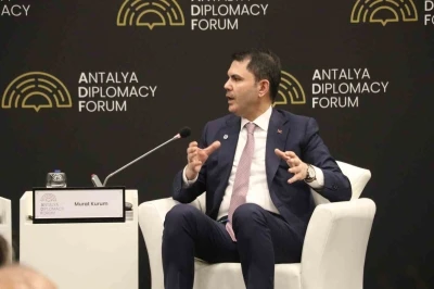 Bakan Murat Kurum&rsquo;dan yeniden inşa i&ccedil;in T&uuml;rkiye&rsquo;den k&uuml;resel seferberlik mesajı

