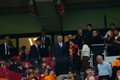 Bakan Osman Aşkın Bak, Galatasaray - Juventus ma&ccedil;ını izledi
