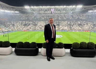 Bakan Osman Aşkın Bak, Juventus - Galatasaray ma&ccedil;ını takip etti
