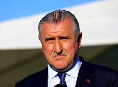 Bakan Osman Aşkın Bak: "Milli takımımız D&uuml;nya Kupası&rsquo;nda &ccedil;ok iyi işler yapacak"

