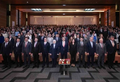 Bakan Tekin: "Bizim eğitim felsefemizde hi&ccedil;bir &ouml;ğrencimizi sistemin dışında, ilginin uzağında bırakmak yok"

