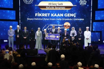 Bakan Tekin: "Gen&ccedil;lerimizin ruh d&uuml;nyası, algoritmaların merhametine bırakılmamalı"
