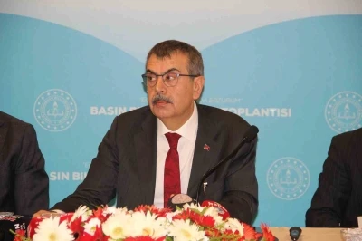 Bakan Tekin: "Hedefimiz 19 Ağustos&rsquo;ta kazmanın vurulmasını sağlayacak takvimi hayata ge&ccedil;irmek"
