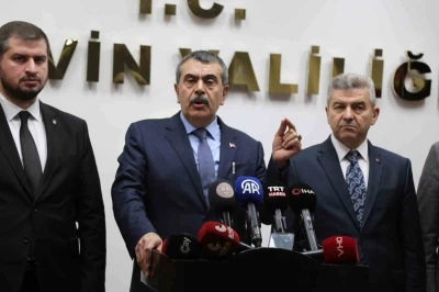 Bakan Tekin: "&Ouml;zg&uuml;r &Ouml;zel kadar midesi geniş değilim"
