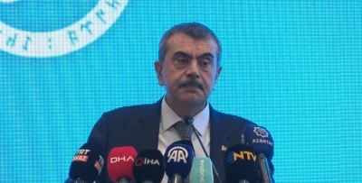 Bakan Tekin: &quot;Türk dili ve edebiyatından sosyal bilgilere kadar her alanda müfredatımızı inceleyen komisyon kurduk&quot;
