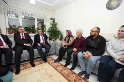Bakan Tekin ve &Ccedil;ift&ccedil;i&rsquo;den Fatma Nur &ouml;ğretmenin ailesine taziye ziyareti
