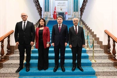 Bakan Tun&ccedil;&rsquo;tan DEM Parti ziyaretine ilişkin a&ccedil;ıklama