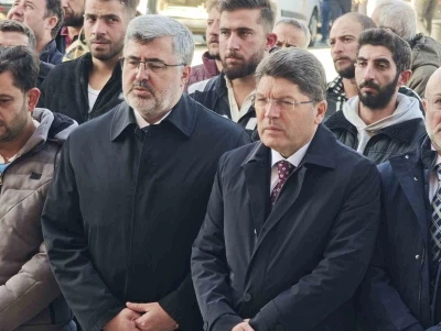 Bakan Tunç vefat eden vatandaşların cenaze törenlerine katıldı
