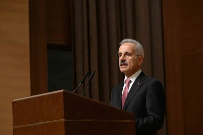 Bakan Uraloğlu: "5G hizmetlerini 2 yıl i&ccedil;erisinde &uuml;lkemizin her bir noktasında vatandaşlarımızın hizmetine sunacağız"
