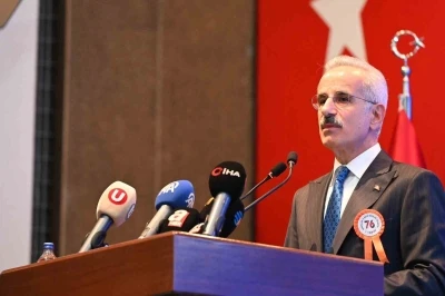 Bakan Uraloğlu: "6 bin 101 kilometre uzunluğundaki b&ouml;l&uuml;nm&uuml;ş yol ağımızı 30 bin 51 kilometreye &ccedil;ıkardık"

