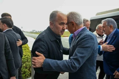 Bakan Uraloğlu: &quot;Hayatı en kısa sürede normale döndürmek için tüm ekiplerimiz gece gündüz çalışıyor&quot;
