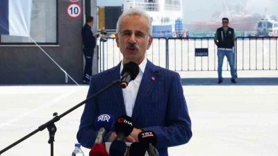 Bakan Uraloğlu: "İstanbul-&Ccedil;anakkale arası ulaşım s&uuml;resi ise 3,5 saatten 2 saate d&uuml;şecek"
