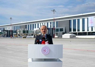 Bakan Uraloğlu: &quot;Yeni kulemiz sadece bir hava trafik binası değil aynı zamanda Antalya’nın simgelerinden biri olacak&quot;

