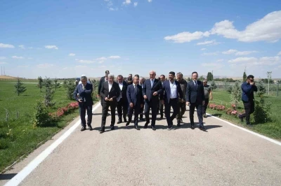 Bakan Yardımcısı Aktaş’tan Malazgirt Zaferi etkinlik alanında inceleme
