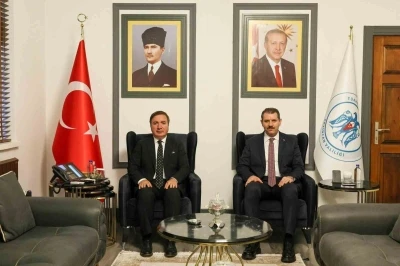 Bakan Yardımcısı Ayhan&rsquo;dan Erzincan Valiliği&rsquo;ne ziyaret
