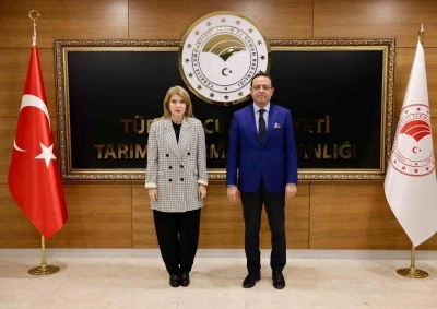 Bakan Yardımcısı Gizligider ile g&ouml;r&uuml;şen &Ouml;lmeztoprak, &uuml;reticinin taleplerini iletti
