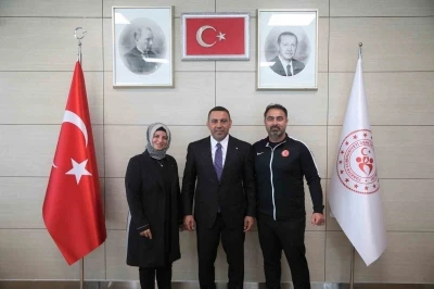 Bakan Yardımcısı Yerlikaya şampiyonları kutladı

