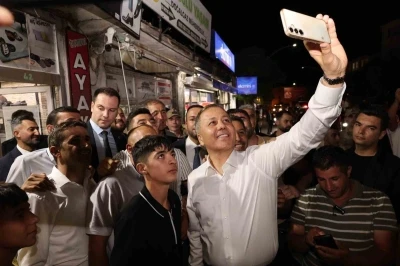 Bakan Yerlikaya Ağrı’da esnafla buluştu
