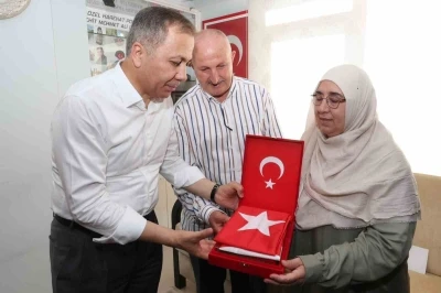 Bakan Yerlikaya’dan şehit Ahmet Doğan’ın Denizli’deki baba ocağına ziyaret
