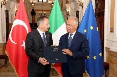 Bakan Yerlikaya, İtalyan mevkidaşı Piantedosi ile görüştü
