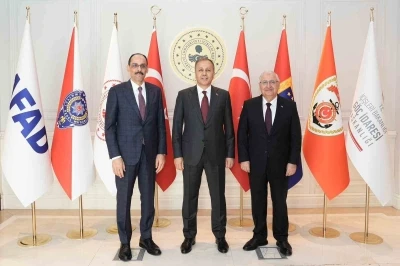 Bakan Yerlikaya, Milli Dayanışma, Kardeşlik ve Demokrasi Komisyonu toplantısına katıldı
