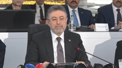 Bakan Yumaklı: "Orman yangınlarıyla m&uuml;cadelede 28 u&ccedil;ak, 119 helikopter ve 14 İHA ile m&uuml;cadeleyi y&uuml;r&uuml;teceğiz"
