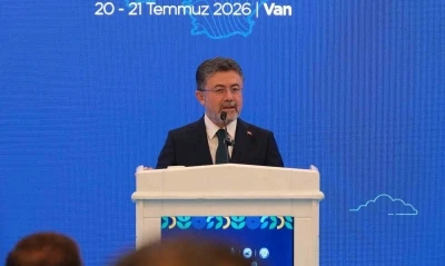 Bakan Yumaklı: "Van G&ouml;l&uuml;&rsquo;n&uuml;n hazinelerini keşfetmek i&ccedil;in değil korumak i&ccedil;in varız"
