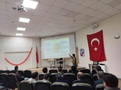 Bakım personellerine sağlıklı beslenme ve hijyen eğitimi
