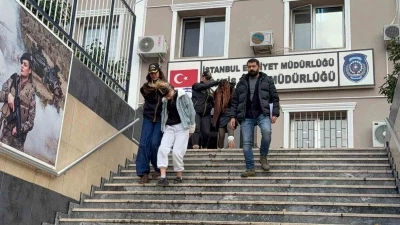 Bakırk&ouml;y&rsquo;de 2 kadın girdiği iki farklı evden 1 milyon TL&rsquo;yi bulan ziynet eşyaları &ccedil;aldı
