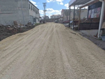 Baksan Sanayi Sitesi&rsquo;nde &rsquo;balık tutulan&rsquo; yer onarıldı, diğer sokaklar aynı kaldı
