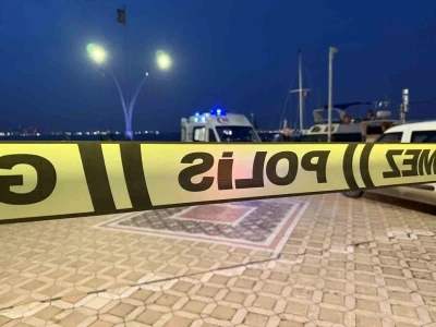 Balık&ccedil;ılar fark etti, denizde dalgı&ccedil; kıyafetli erkek cesedi bulundu
