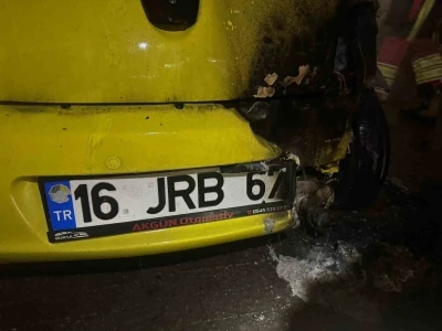 Balıkesir&rsquo;de ara&ccedil; yangını b&uuml;y&uuml;meden s&ouml;nd&uuml;r&uuml;ld&uuml;
