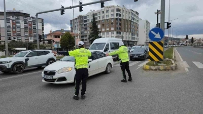 Balıkesir&rsquo;de arife g&uuml;n&uuml; trafik yoğunluğu
