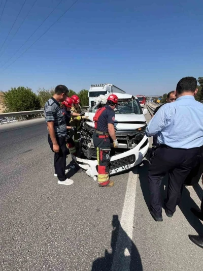 Balıkesir’de çift taraflı trafik kazası; 1 yaralı

