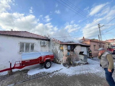 Balıkesir’de depoda yangın
