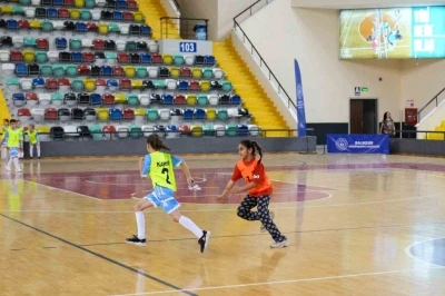 Balıkesir&rsquo;de Geleneksel &Ccedil;ocuk Oyunları il finalleri heyecanı başladı
